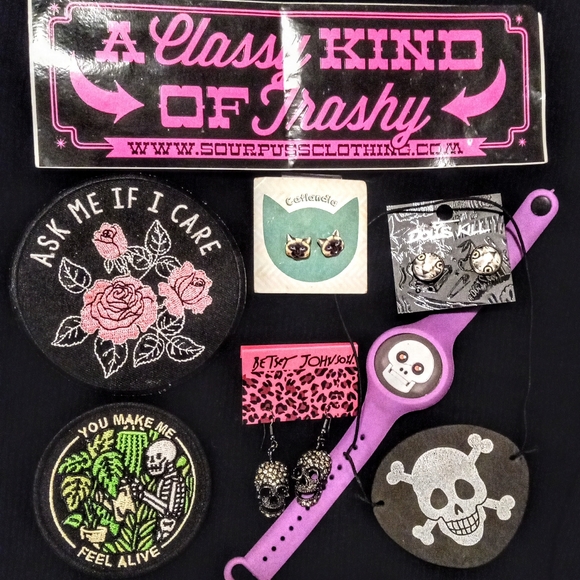 Cat Earrings! Patches! Skull Accessories! Sticker! A Partridge in a POSH TREE π - Picture 16 of 16